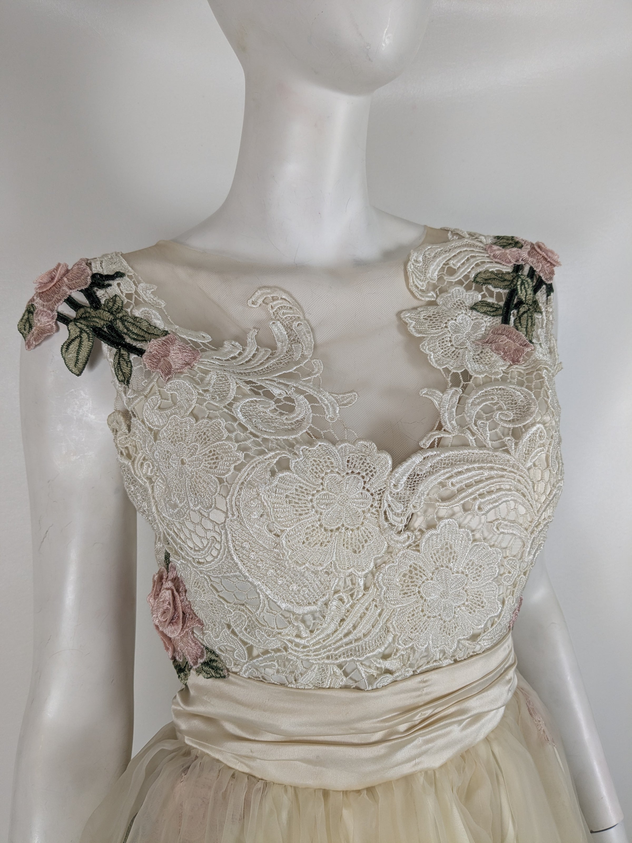 Garden Rose Lace V-neck Organza Ballgown colorful wedding dress