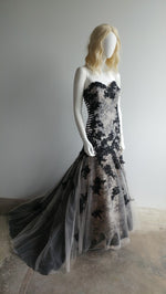NEW NEVER WORN Odessa: Lace mermaid with stripe accent sz16