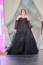 BRAND NEW Lace A-line black wedding dress lace-up 16/18 Nohemi