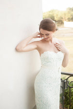 SAMPLE Miranda lace mermaid fit and flare strapless sz6