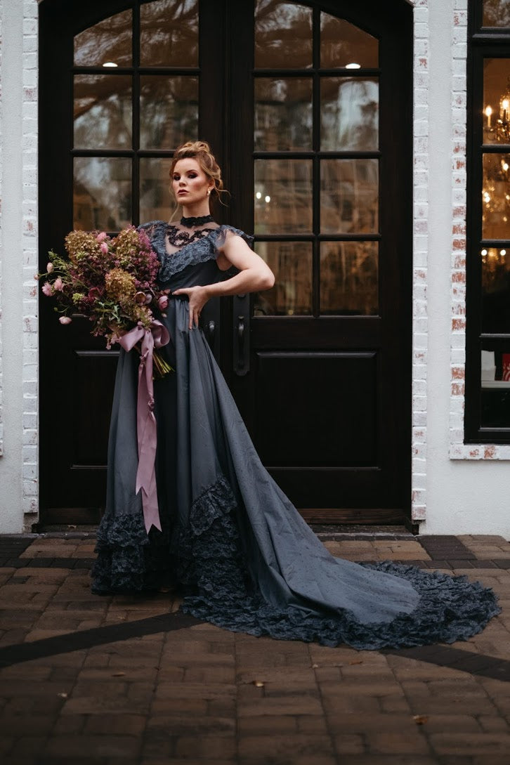 Black Gothic Wedding Dresses A-Line V-neck Sleeveless Ball Gown Tulle Lace Bridal  Gown — Bridelily