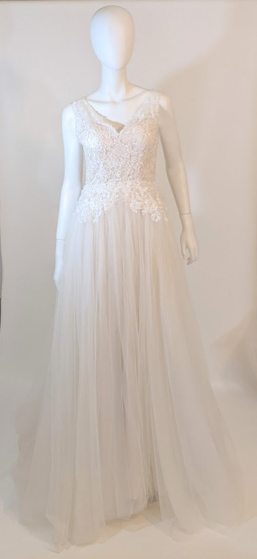 Elegant lace wedding dress with tulle skirt, custom bridal design for all body types