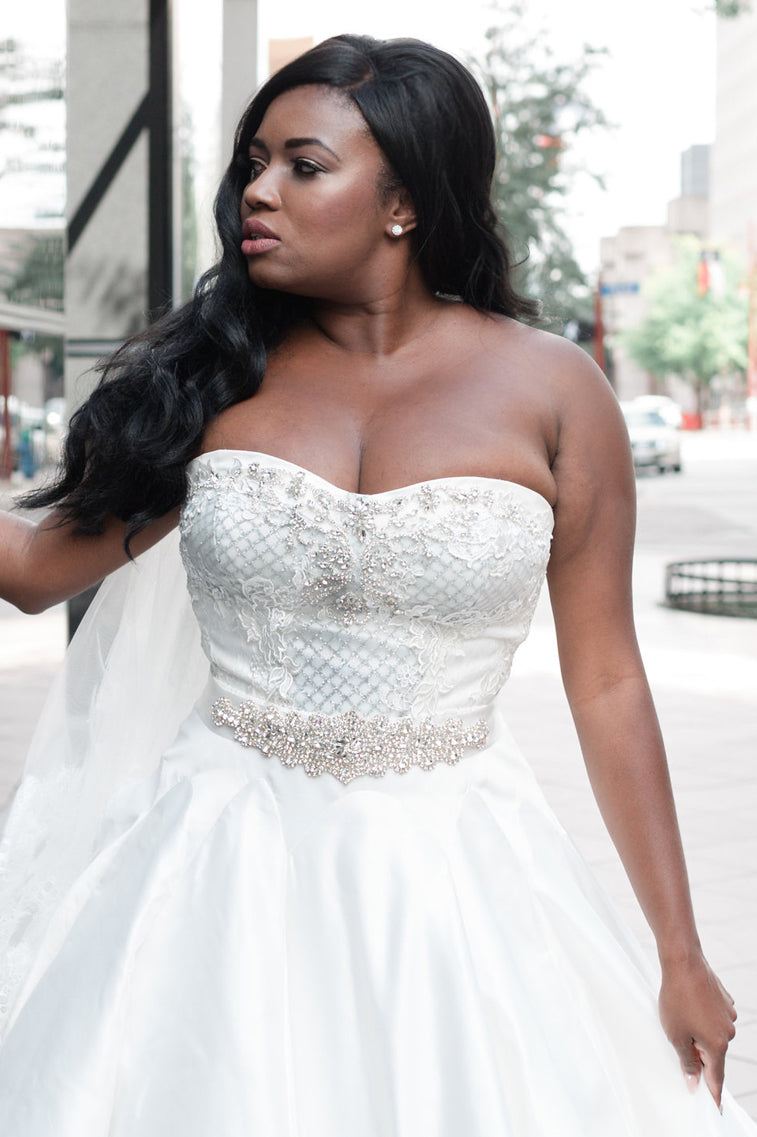 RENTAL Zenobia: size 16 Glitter Lace Corset Top – Renegade Bridal & Dye Lab